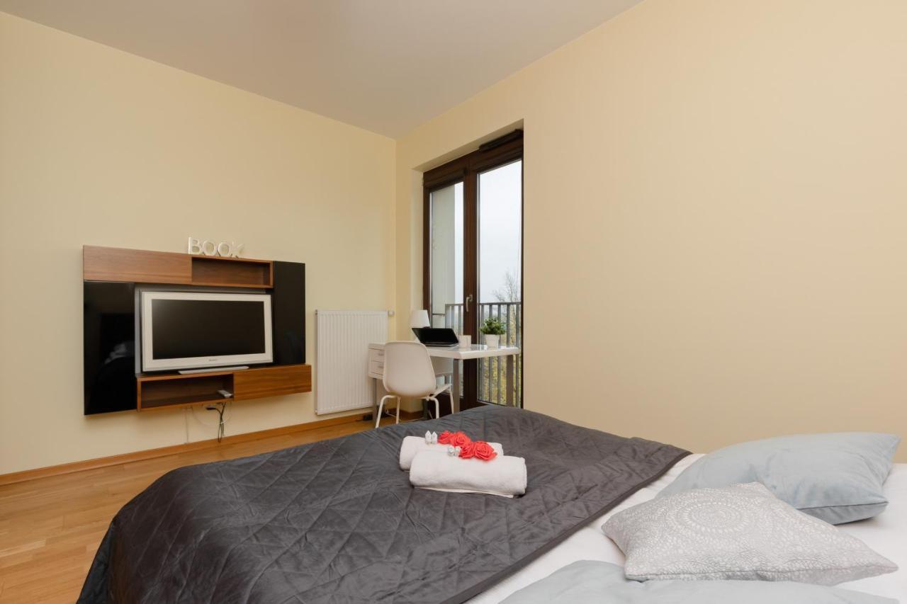 Warsaw Srodmiescie Apartment With Balcony By Noclegi Renters Exterior photo
